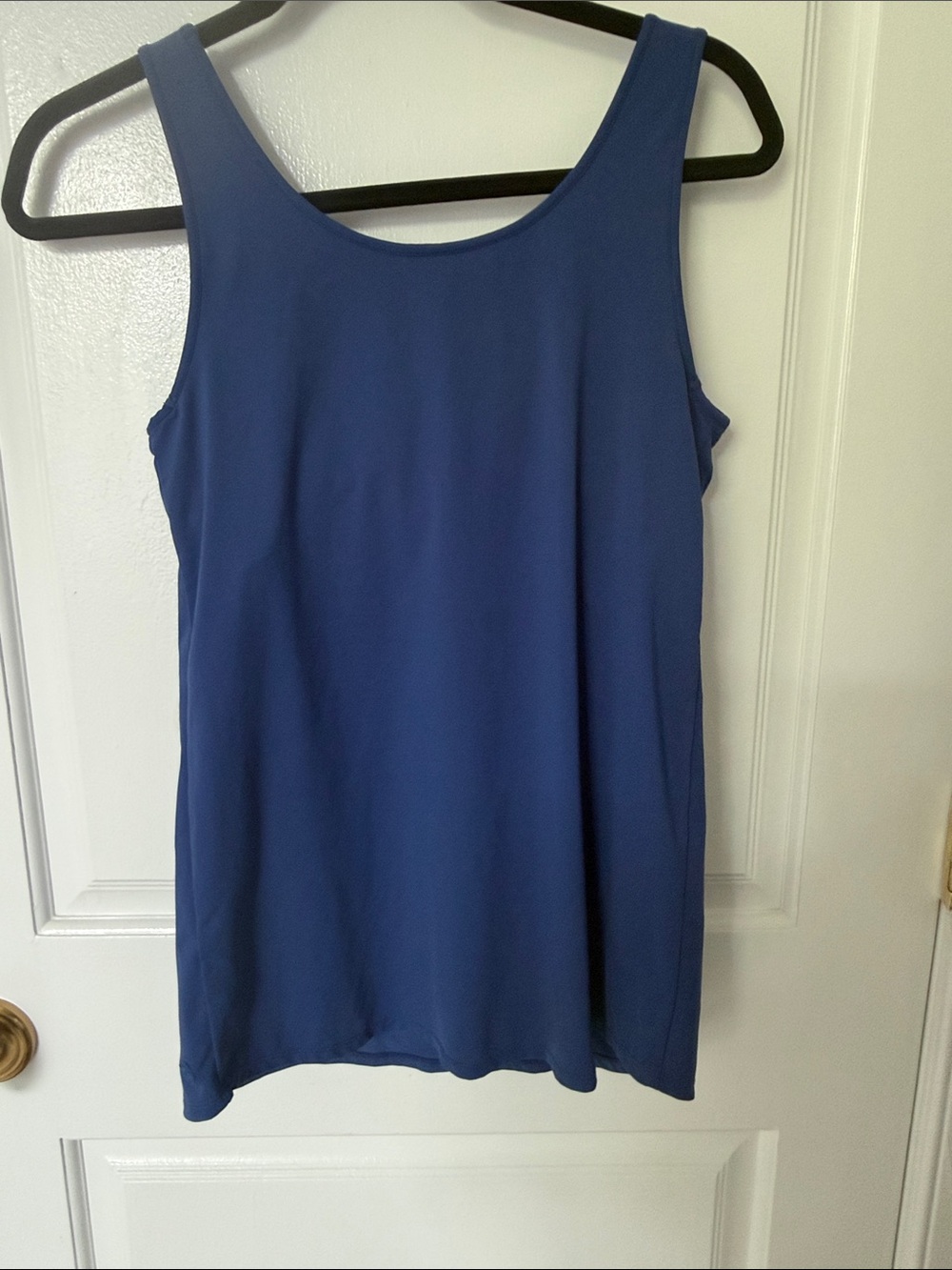 Lilly Pulitzer athletic Royal Blue Scoop Neck Tank built in Bra - Picture 3 of 4